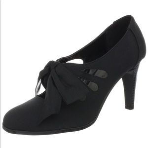 Ann Marino Laditude Pump